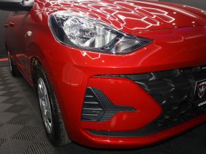 Hyundai Grand i10 1.0 Premium hatch - Image 6