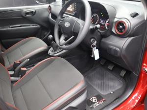 Hyundai Grand i10 1.0 Premium hatch - Image 9