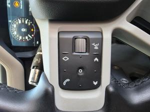 Land Rover Defender 90 D240 X-Dynamic SE - Image 12