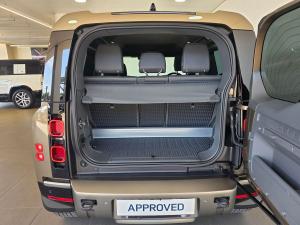 Land Rover Defender 90 D240 X-Dynamic SE - Image 16