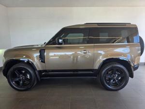 Land Rover Defender 90 D240 X-Dynamic SE - Image 17