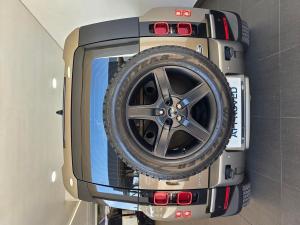 Land Rover Defender 90 D240 X-Dynamic SE - Image 7