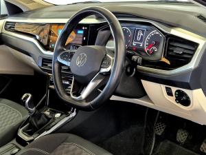 Volkswagen Polo sedan 1.6 Life manual - Image 10