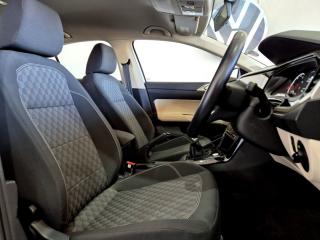 Volkswagen Polo sedan 1.6 Life manual