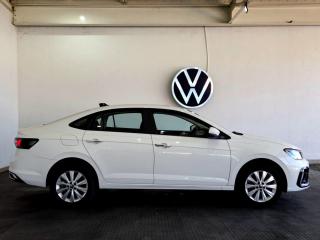 Volkswagen Polo sedan 1.6 Life manual