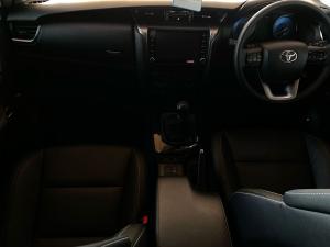 Toyota Fortuner 2.4GD-6 manual - Image 6