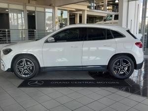 Mercedes-Benz GLA GLA200 Progressive - Image 4