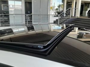 Mercedes-Benz C-Class C200 Avantgarde - Image 11