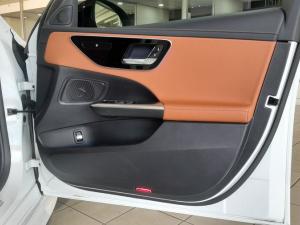 Mercedes-Benz C-Class C200 Avantgarde - Image 9
