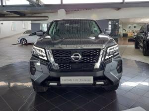 Nissan Navara 2.5DDTi double cab LE Plus 4x4 - Image 10