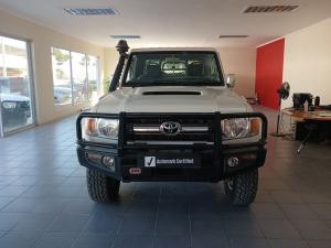 Toyota Land Cruiser 79 4.5D-4D V8 single cab LX - Image 4