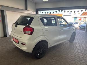 Toyota Vitz 1.0 XR auto - Image 2