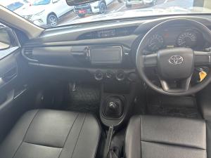 Toyota Hilux 2.0 single cab S (aircon) - Image 6