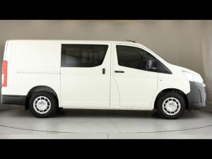 Toyota Quantum 2.8 LWB crew cab - Image 4