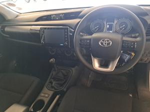 Toyota Hilux 2.4GD-6 single cab Raider manual - Image 13