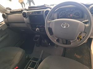 Toyota Land Cruiser 79 4.5D-4D V8 single cab LX - Image 6