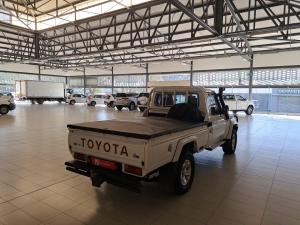 Toyota Land Cruiser 79 4.5D-4D V8 single cab LX - Image 2