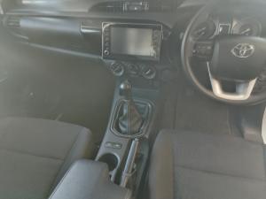 Toyota Hilux 2.4GD-6 single cab Raider manual - Image 6