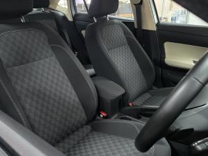 Volkswagen Polo sedan 1.0TSI Life - Image 4