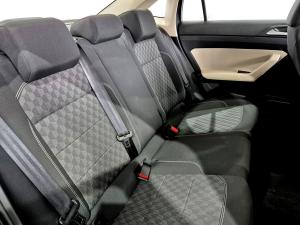 Volkswagen Polo sedan 1.6 Life manual - Image 19