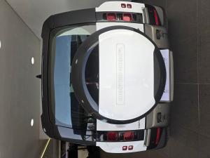 Land Rover Defender 110 D300 X-Dynamic SE - Image 17