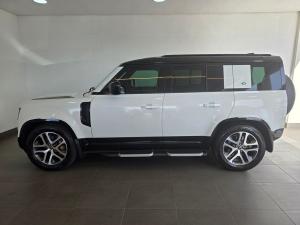 Land Rover Defender 110 D300 X-Dynamic SE - Image 19