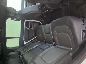 Land Rover Defender 110 D300 X-Dynamic SE - Image 5
