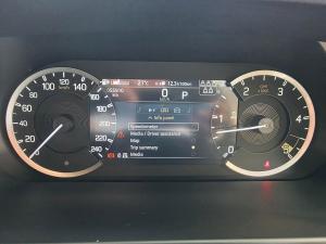 Land Rover Defender 110 D300 X-Dynamic SE - Image 9