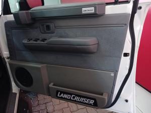 Toyota Land Cruiser 79 2.8GD-6 double cab - Image 18