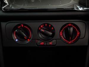 Volkswagen Polo Vivo hatch 1.4 - Image 12
