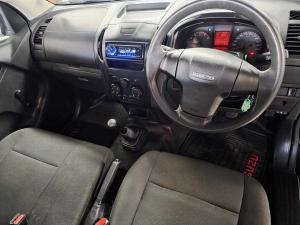 Isuzu D-MAX 250C Fleetside S/C - Image 12