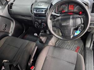 Isuzu D-MAX 250C Fleetside S/C - Image 11