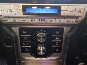 Toyota Land Cruiser Prado 2.8GD VX-L - Image 14