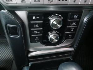 Toyota Land Cruiser Prado 2.8GD VX-L - Image 19