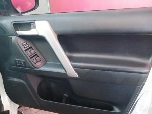 Toyota Land Cruiser Prado 2.8GD VX-L - Image 20