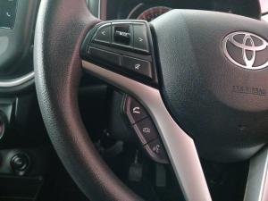Toyota Vitz 1.0 XR manual - Image 12