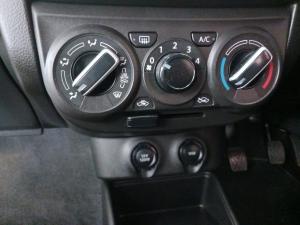 Toyota Vitz 1.0 XR manual - Image 15
