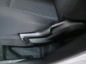 Toyota Vitz 1.0 XR manual - Image 19