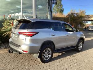 Toyota Fortuner 2.8GD-6 4x4 VX - Image 2