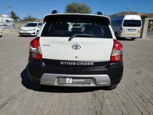 Toyota Etios Cross 1.5 Xs - Image 5