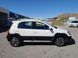 Toyota Etios Cross 1.5 Xs - Image 3