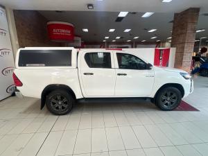 Toyota Hilux 2.4GD-6 double cab Raider manual - Image 3