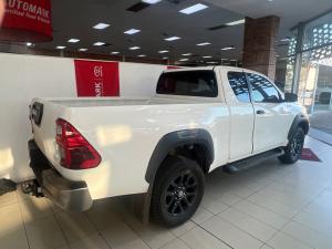 Toyota Hilux 2.8GD-6 Xtra cab Legend manual - Image 2