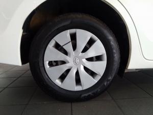 Toyota Corolla Quest 1.8 Plus manual - Image 8