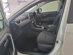 Toyota RAV4 2.0 GX - Image 7