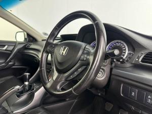 Honda Accord 2.0i - Image 15