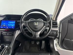 Honda Accord 2.0i - Image 18