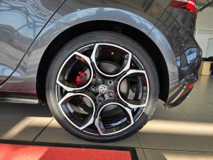 Volkswagen Golf VII GTi 2.0 TSI DSG - Image 10