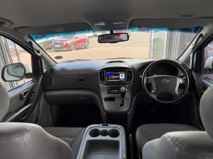 Hyundai H-1 2.5 Crdi A/T/ 2.5 Elite automatic - Image 7