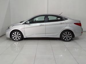 Hyundai Accent hatch 1.6 Fluid auto - Image 2